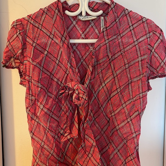 BNWT Guess Blouse Size L. - Picture 2 of 4